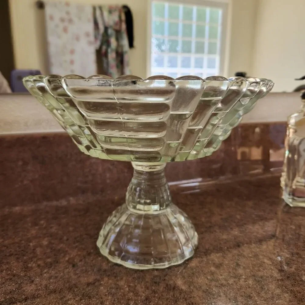 Glass trifle bowl home kitchen serving luncheon dinner dish geometric roses